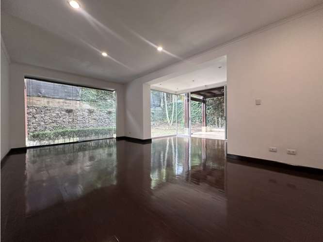 COMODA CASA IMPECABLE EN ALQUILER EN GUACHIPELÍN DE ESCAZÚ - Imagen 3