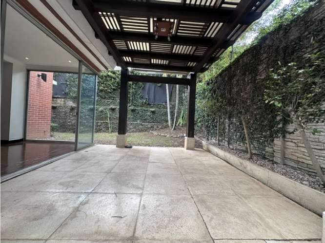 COMODA CASA IMPECABLE EN ALQUILER EN GUACHIPELÍN DE ESCAZÚ - Imagen 2