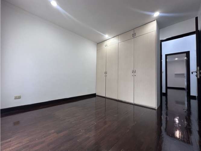 COMODA CASA IMPECABLE EN ALQUILER EN GUACHIPELÍN DE ESCAZÚ - Imagen 19