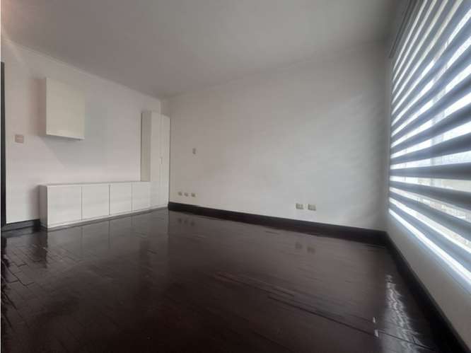 COMODA CASA IMPECABLE EN ALQUILER EN GUACHIPELÍN DE ESCAZÚ - Imagen 11