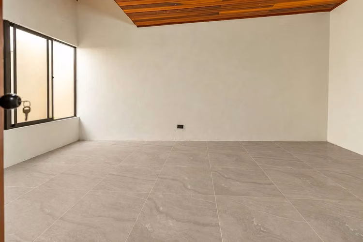 LOCAL COMERCIAL EN ALQUILER EN EL CENTRO DE SANTA CRUZ - Imagen 7
