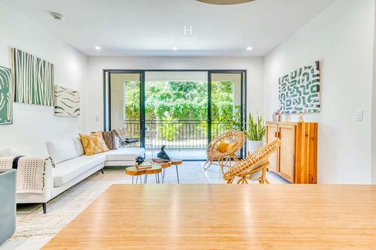 Apartamento de Lujo a Estrenar Condominio Roble Sabana, Santa Ana nja1324 - Imagen 11