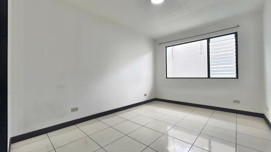  ¡Alquiler de Townhouse 2 Hab. 2,5 Baños en Condominio en San Rafael de Escazú!  - Imagen 12