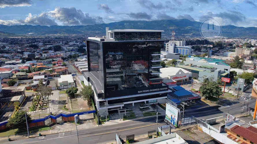 Se Alquila Oficina de 900m² en San Pedro Business Center 27 Plazas de Parqueo hcr43 - Imagen 2