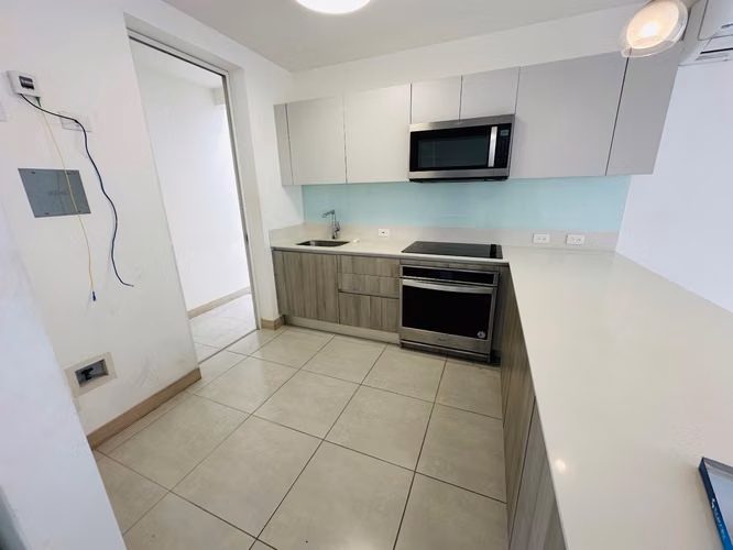 ALQUILER DE AMPLIA CASA EN CONDOMINIO LA ARBOLEDA - Imagen 4