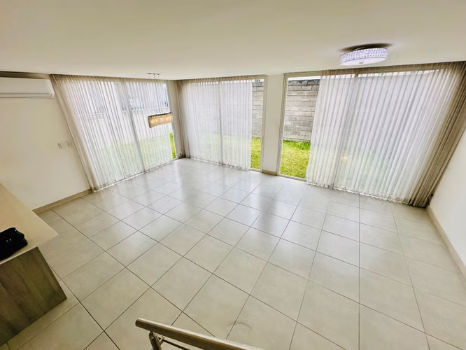 ALQUILER DE AMPLIA CASA EN CONDOMINIO LA ARBOLEDA - Imagen 13