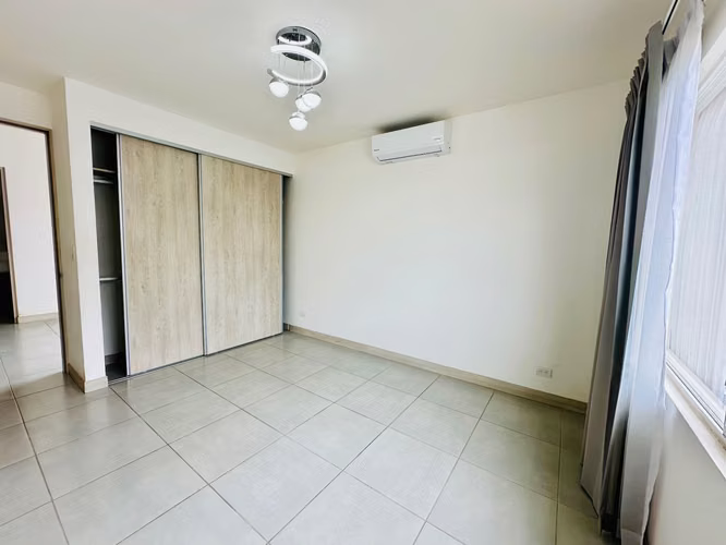 ALQUILER DE AMPLIA CASA EN CONDOMINIO LA ARBOLEDA - Imagen 11