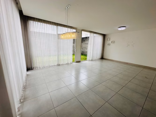 ALQUILER DE AMPLIA CASA EN CONDOMINIO LA ARBOLEDA - Imagen 8