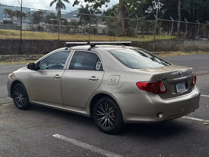 Toyota Corolla 2009 automático - Imagen 4