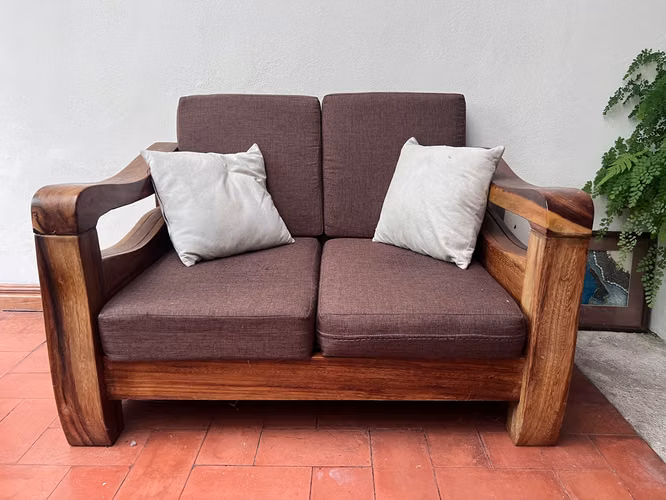Juego de sillones de madera para terraza