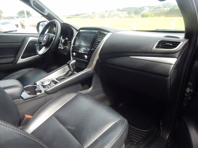 MONTERO SPORT GT LIMITED 4X4 AUTOMATICO 2026 - Imagen 10