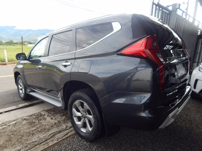 MONTERO SPORT GT LIMITED 4X4 AUTOMATICO 2026 - Imagen 3