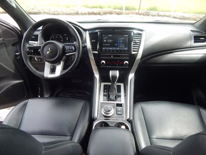 MONTERO SPORT GT LIMITED 4X4 AUTOMATICO 2026 - Imagen 8