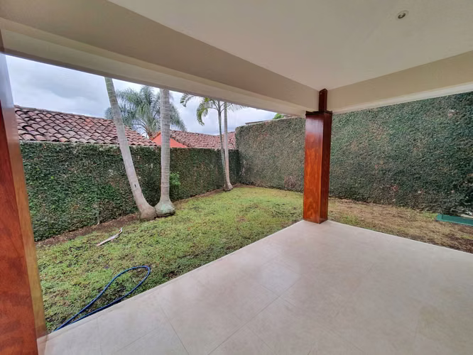 Jardín - Jaboncillo - Amplia - 322 m2 de terreno - Imagen 9
