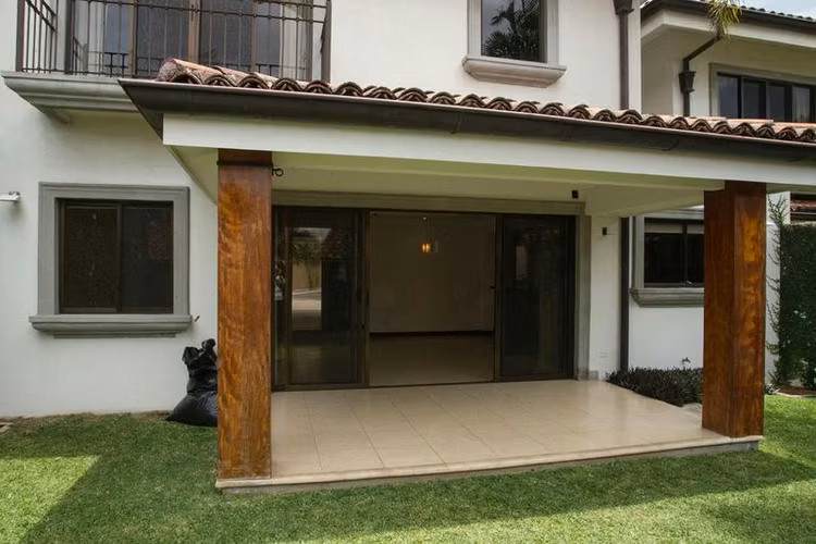 Jardín - Jaboncillo - Amplia - 322 m2 de terreno - Imagen 7