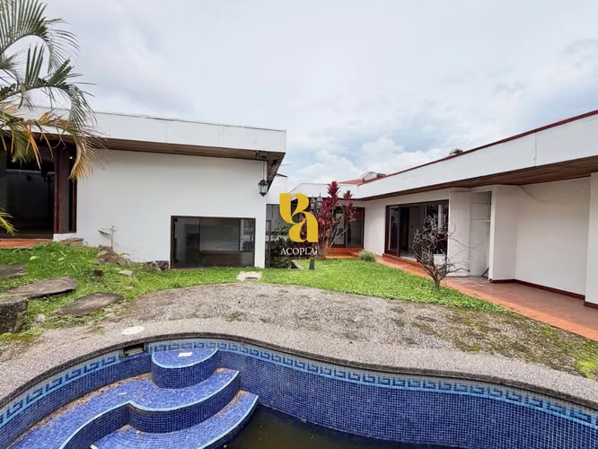 Alquiler de amplia casa para uso comercial  - Imagen 16