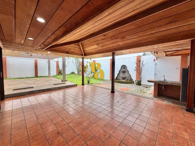 Alquiler de amplia casa para uso comercial  - Imagen 18