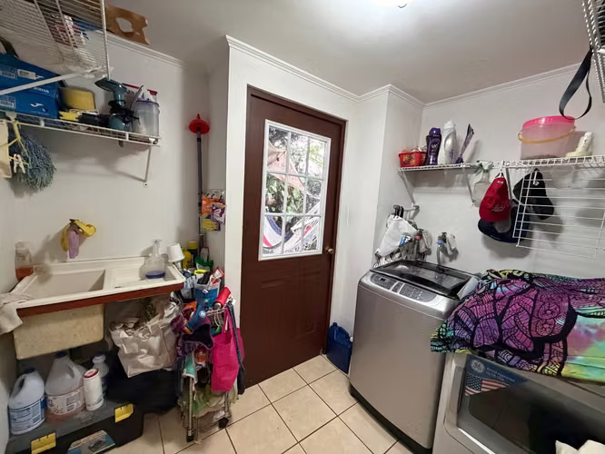 Vendo casa dos pisos en Condominio Vila del Sendero, Santa Lucía Barva Heredia a 5 min del Parque Central Heredia - Imagen 7