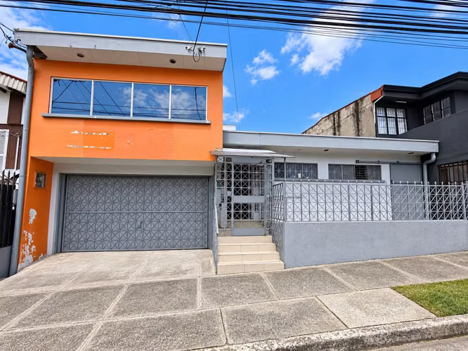 Casa en venta en San Pedro de Montes de Oca, ideal para invertir