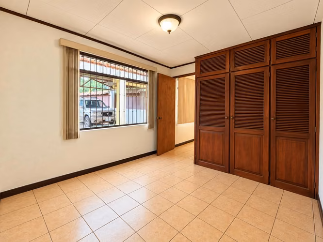 Alquiler de casa independiente y de una planta con apartamento en San Luis de Santo Domingo, Heredia. - Imagen 11
