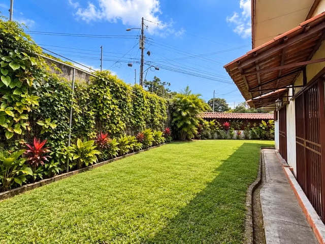 Alquiler de casa independiente y de una planta con apartamento en San Luis de Santo Domingo, Heredia. - Imagen 3