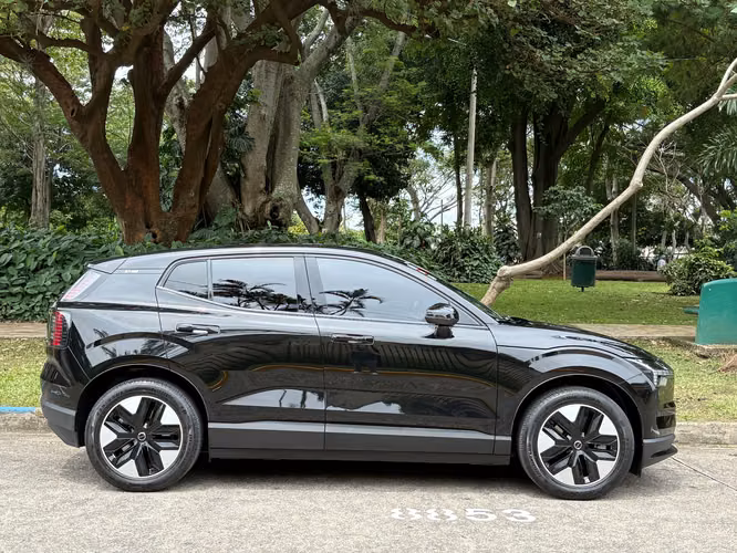 Volvo EX30 2024 / Excelente estado / Record de Agencia / 14500 kms
