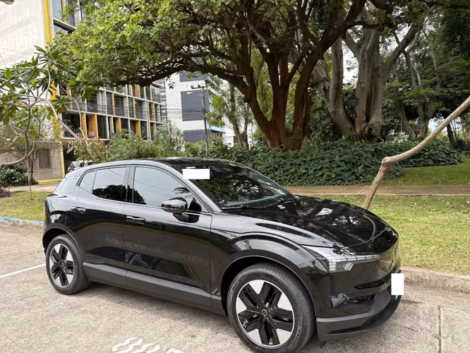 Volvo EX30 2024 / Excelente estado / Record de Agencia / 14500 kms