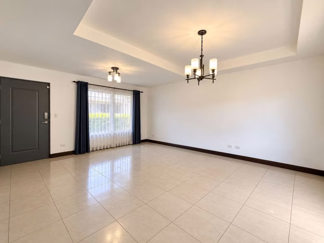 Casa en alquiler en Condominio Los Álamos | Cerca de Sabanilla | 630.000 - Imagen 2