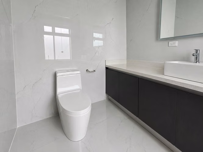 San Rafael de Escazu - Alquiler de Amplio Apartamento