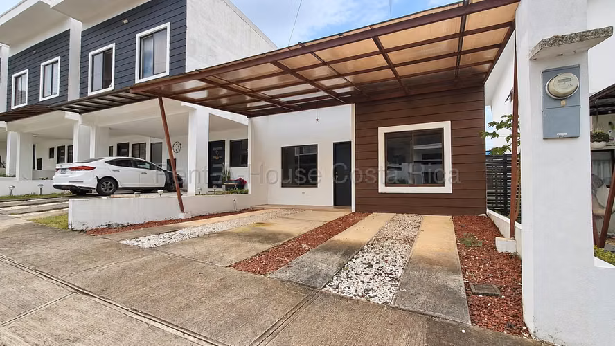   Casa en Venta en Condominio Puerta del Sol, Cartago