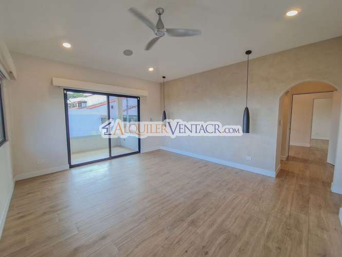LUJOSA CASA DE 406 M2 CON PISCINA PROPIA EN JABONCILLOS ESCAZU - Imagen 13