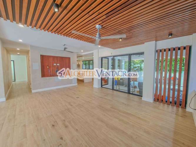 LUJOSA CASA DE 406 M2 CON PISCINA PROPIA EN JABONCILLOS ESCAZU - Imagen 4