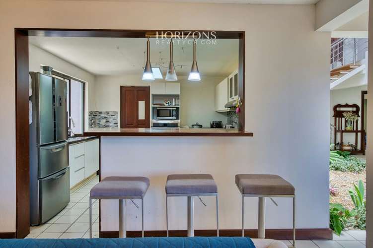 ¡En venta! Amplia Casa con Apartamento Independiente en Pinares Curridabat nja1227 - Imagen 9