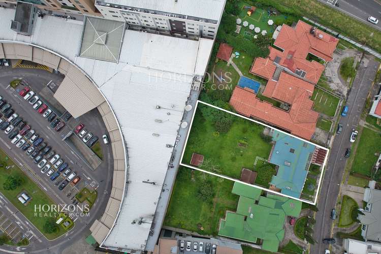 Casa con Uso de Suelo Mixto en Pinares de Curridabat Con 1,616m2 de Terreno – Ideal para Negocio o Residencia a nja1247 - Imagen 3