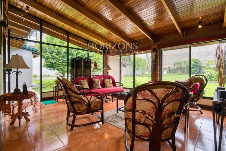 Casa con Uso de Suelo Mixto en Pinares de Curridabat Con 1,616m2 de Terreno – Ideal para Negocio o Residencia a nja1247 - Imagen 12