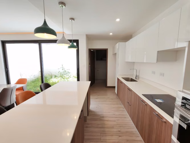 Se alquila hermosa casa semi amoblada en San Antonio de Escazú. - Imagen 5