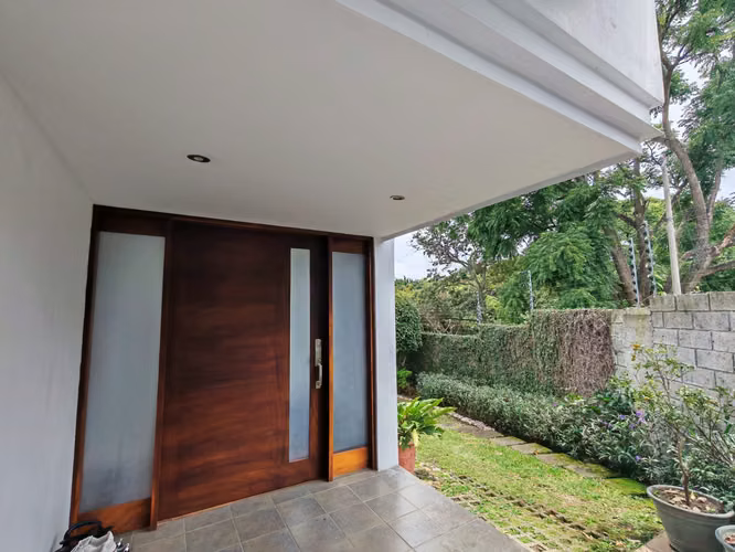 VENTA DE CASA ELEGANTE AMOBLADA EN SAN RAFAEL DE ESCAZÚ A 500 METROS DE MULTIPLAZA - Imagen 3