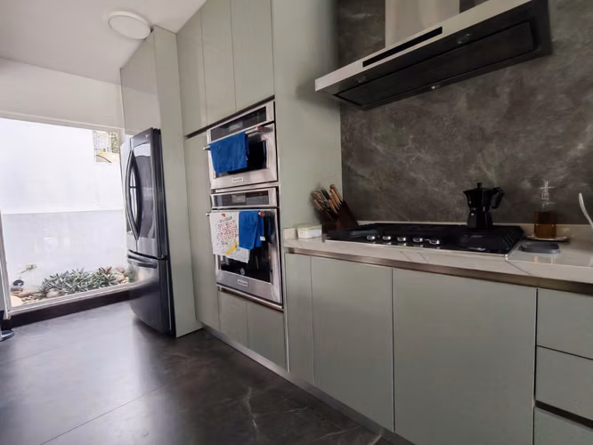 VENTA DE CASA ELEGANTE AMOBLADA EN SAN RAFAEL DE ESCAZÚ A 500 METROS DE MULTIPLAZA - Imagen 8