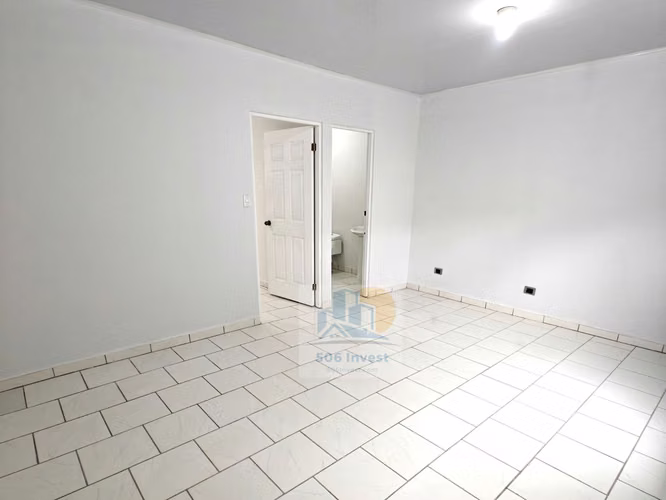 Casa de 1 piso en alquiler en Escazú por 650,000 con agua, electricidad y seguridad incluidas - Imagen 7