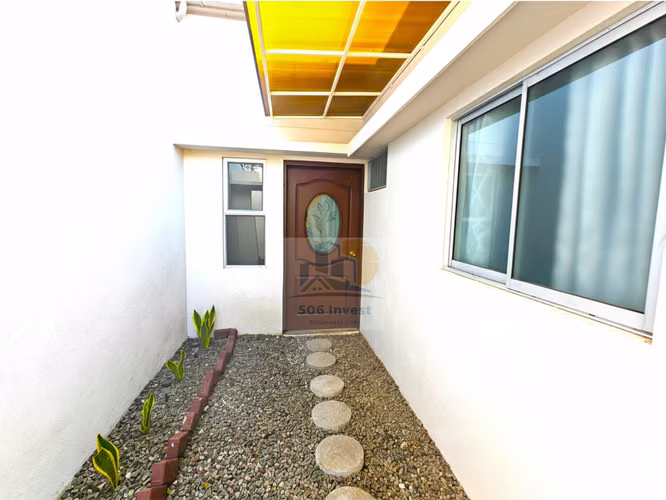 Casa de 1 piso en alquiler en Escazú por 650,000 con agua, electricidad y seguridad incluidas - Imagen 2