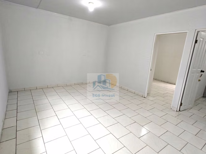 Casa de 1 piso en alquiler en Escazú por 650,000 con agua, electricidad y seguridad incluidas - Imagen 6