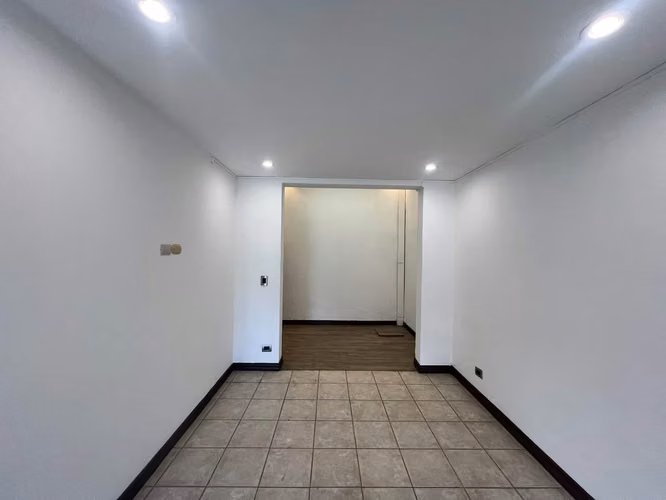 Se vende townhouse  en GUACHIPELIN de Escazú por distrito cuatro  - Imagen 8