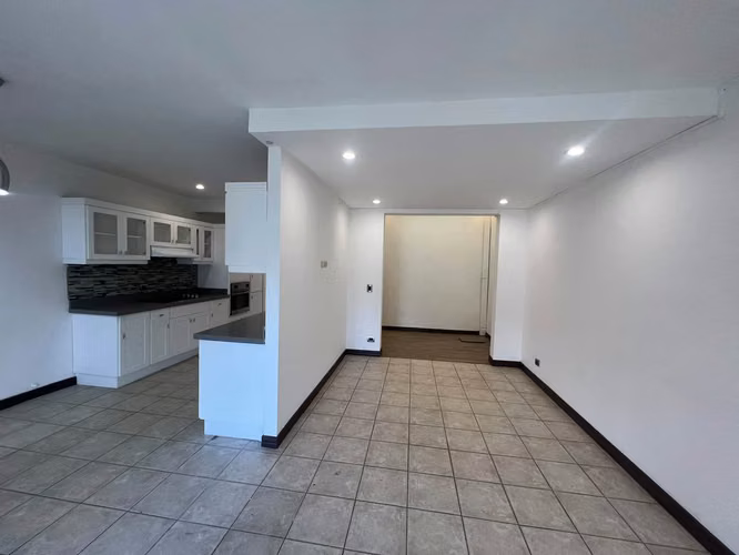 Se vende townhouse  en GUACHIPELIN de Escazú por distrito cuatro  - Imagen 4
