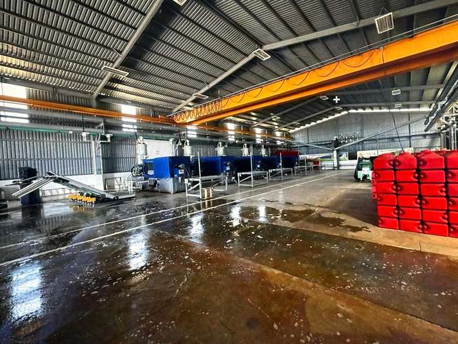 BODEGA INDUSTRIAL EN VENTA CON AMPLIO TERRENO EN SANTA BARBARA, HEREDIA