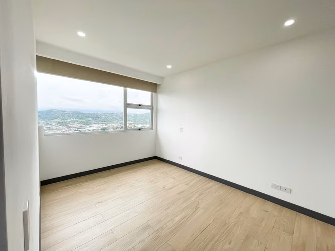 Apartamento en alquiler en torre Aviva Santa Ana
