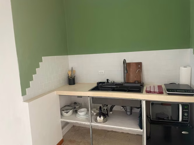 Apartamento nuevo a 150m del hospital calderón guardia. Diagonal a Café mundo en Barrio Otoya