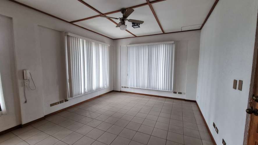 EDIFICIO COMERCIAL EN ALQUILER – BARRIO ESCALANTE - OFICINAS - Imagen 3