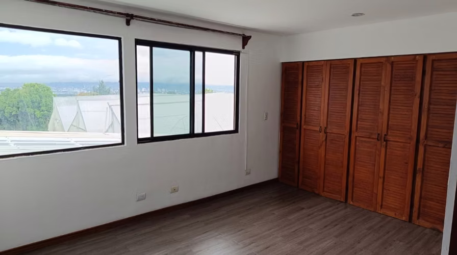 Linda casa de uso residencial, segura, solo para 2 personas y 1 mascota en residencial tranquilo - Imagen 3