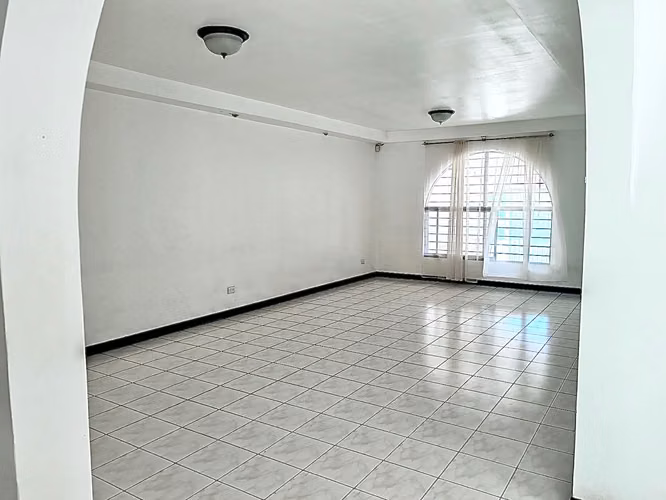 Rohrmoser Se Alquila  Acogedora Casa   de 1 Planta C/980 000 - Imagen 2