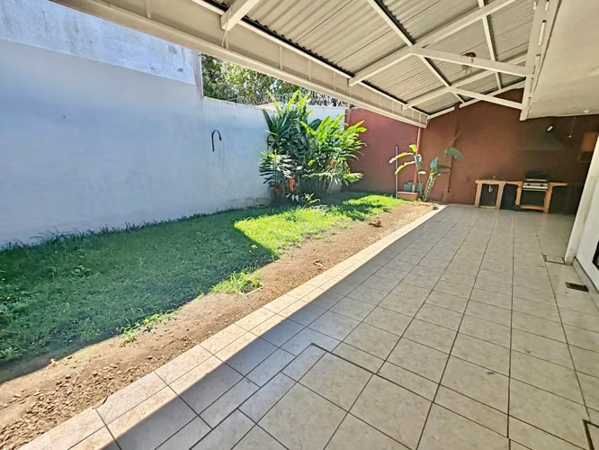 Rohrmoser Se Alquila  Acogedora Casa   de 1 Planta C/980 000 - Imagen 4